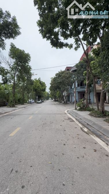 TĐC Thượng Thanh, 57m2-mt4m39-vỉa hè 5m, ô tô tránh, view công viên - 2