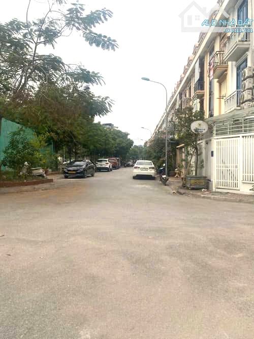 Siêu phẩm SA ĐÔI Mặt Phố Kinh Doanh - Shophouse – 02 mặt tiền, view vường hoa 90m, 4T, - 2