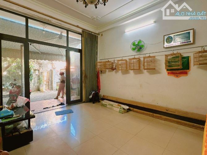 BÁN NHÀ KIỆT THÁI THỊ BÔI 3 TẦNG CỨNG - SỔ VUÔNG CÓ SÂN OTO ĐẬU TRONG NHÀ  - CÁCH ĐƯỜNG CH - 2