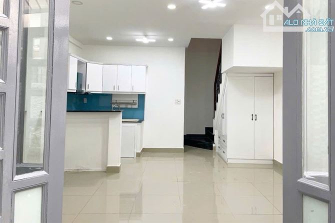 Bán nhà Thích Quảng Đức, Phú Nhuận, 30.7m² (4.7m x 7m), 2 phòng ngủ - Giá 4.8 tỷ TL - 2