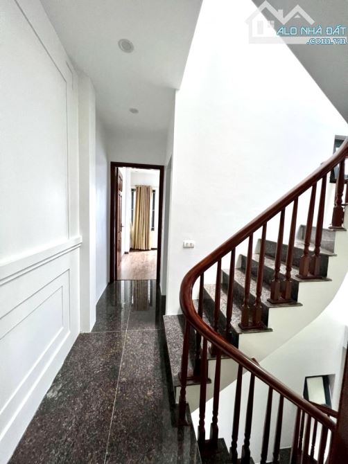 Bán nhà đẹp 5 tầng - ngõ nông gần phố Thạch bàn 40 m2 giá 7,8 tỷ - 2