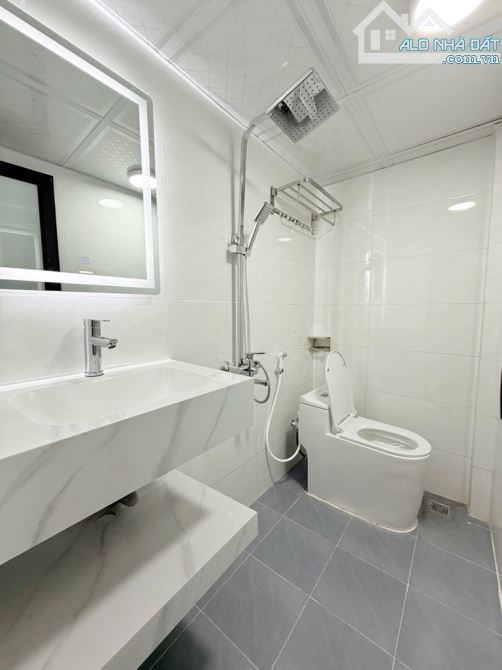 NHÀ DÂN XÂY KIM GIANG 5 TẦNG MẶT TIỀN RỘNG 2 THOÁNG - 2