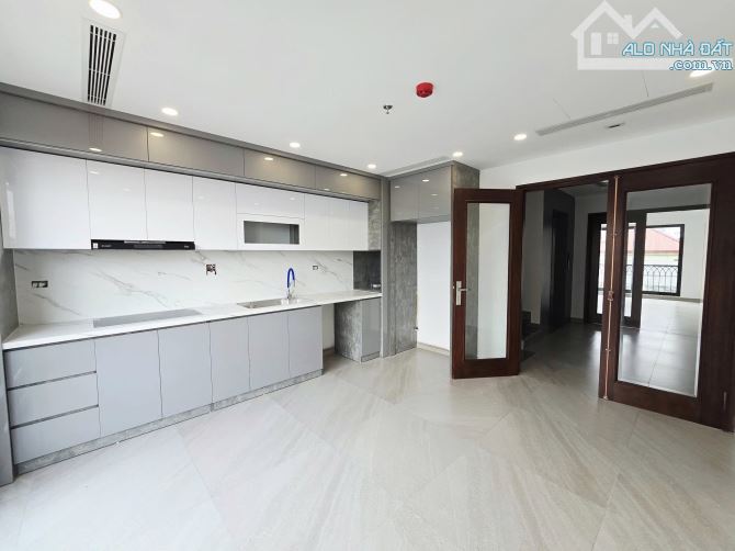 SIÊU PHẨM! HOÀNG QUỐC VIỆT - PHÂN LÔ 2 MẶT THOÁNG - VỈA HÈ Ô TÔ TRÁNH - 1 PHÚT RA PHỐ - 2
