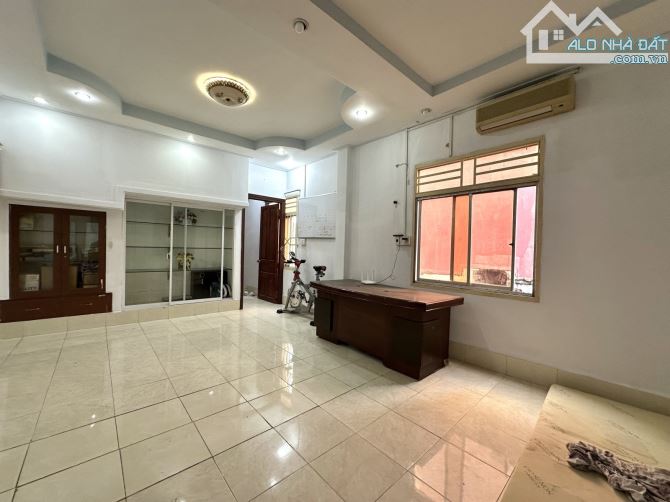 Bán nhà Q3 - 5 tầng - xe hơi 7 chỗ - 65m2 - kinh doanh - 2