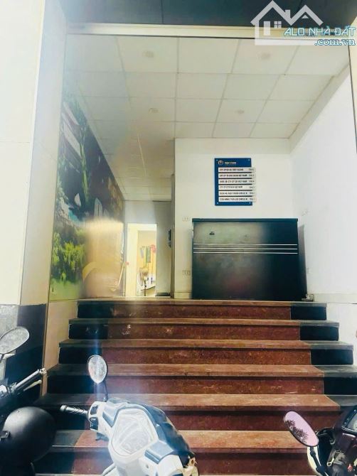 Ban nhà mặt ngõ lê văn lương , lô góc , 2 mặt dường lớn, view công viên cực thoáng . - 2
