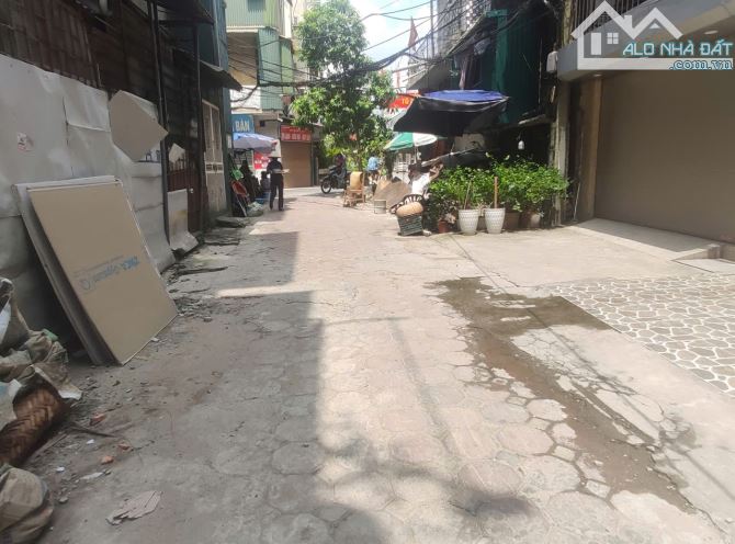 17,8 tỷ, 68 m2, MT 5,3m  ví trí vàng Lạc Trung, HBT, ô tô đỗ cửa, kinh doanh đỉnh, dân trí - 2