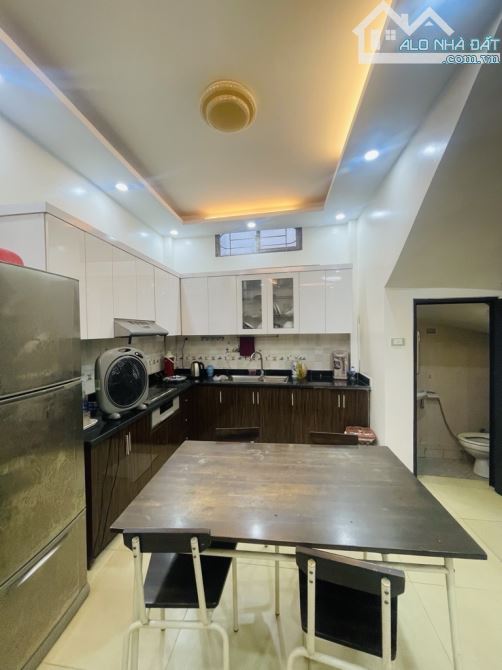 Bán nhà phố Chùa Láng, Đống Đa, 45m2 x 5 tầng, mặt tiền 5m ngõ nông rộng, 10,8 tỷ! - 2