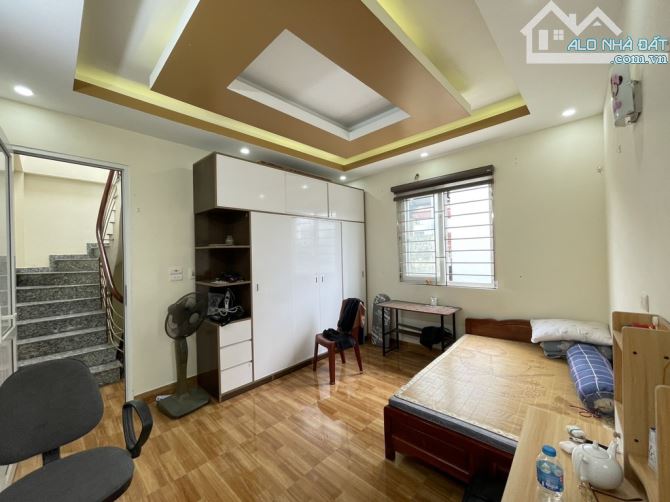 Bán Nhà Cổ Linh, DT 36m * 5 tầng, lô 2 thoáng, giá nhỉnh 5 tỷ. - 2