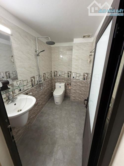 Nhà 4 tầng mới đẹp - ngõ rộng - gần phố Phúc Lợi - SDCC - 5,2 tỷ có bớt - 2