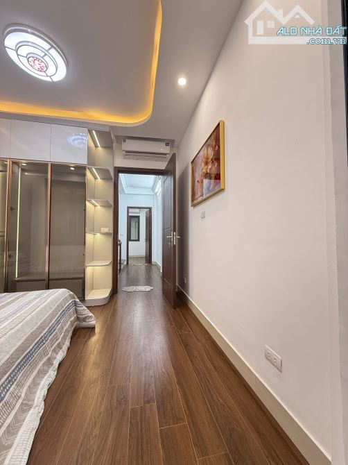 HOT - MẶT NGÕ ĐỐNG ĐA - NHÀ ĐẸP - NGÕ RỘNG THOÁNG - VÀI BƯỚC RA Ô TÔ TRÁNH - 2