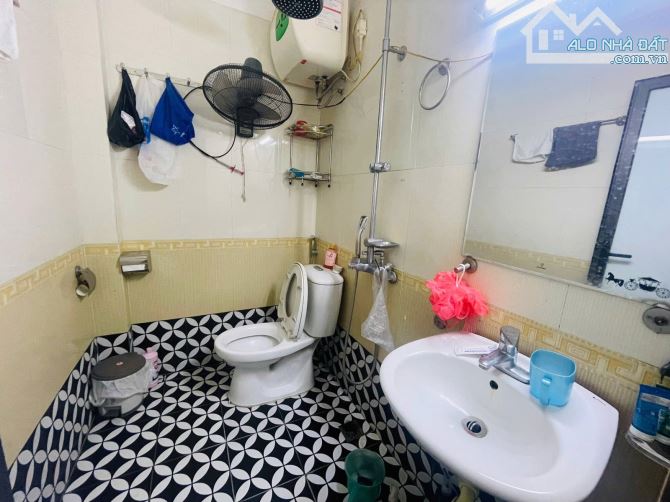 Bán nhà Đinh Công Hoàng Mai, ngõ nông rộng, 2 thoáng, 37m2, 4 Tầng giá 7.15 tỷ - 2