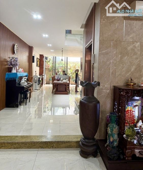 Bán nhà mặt tiền kinh doanh Tân Bình - 5 tầng - thang máy - ngang 5.1m - 2