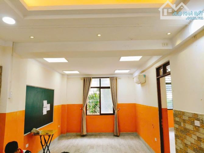 Bán gấp căn hộ  Nguyễn Thị Thập  70m,Tầng 3 - Vị trí đẹp- Tiện ích đầy đủ- 5,4 tỷ - 2