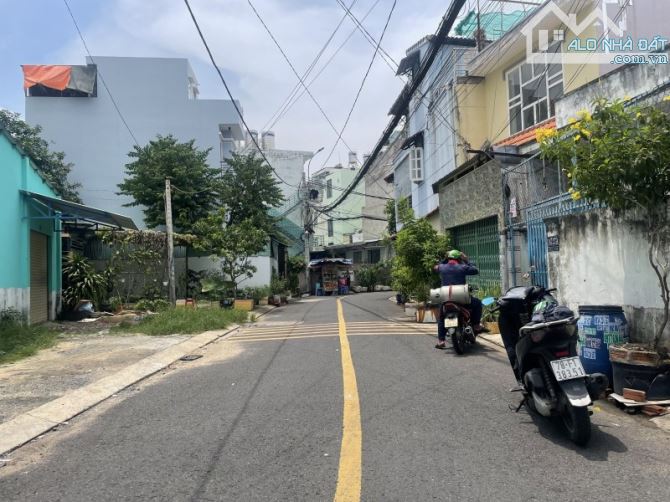 Bán Nhà Hiệp Phú Hẻm Xe Hơi 203m2 Ngang Khủng 10m Chưa Qua Đầu Tư Giá 13.5 Tỷ - 2