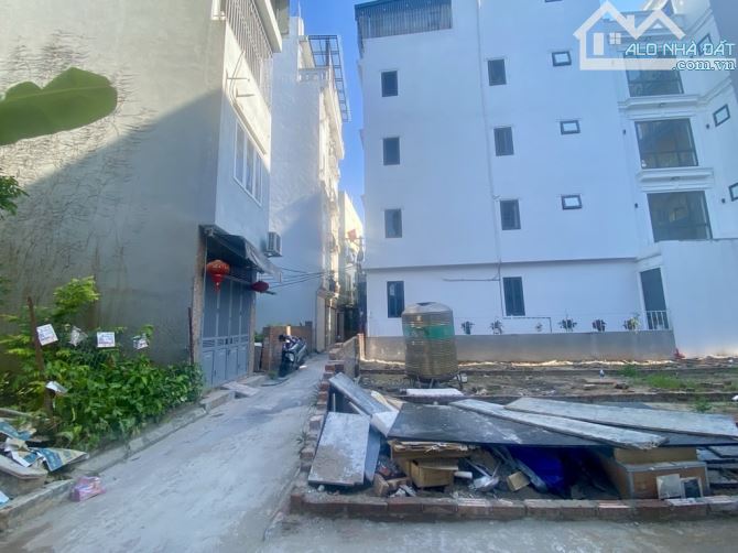 Bán gấp mảnh đất đẹp phố Kẻ Tạnh, sát TĐC Giang Biên, Long Biên 30m2, ô tô đỗ, nhỉnh 5 tỷ - 2