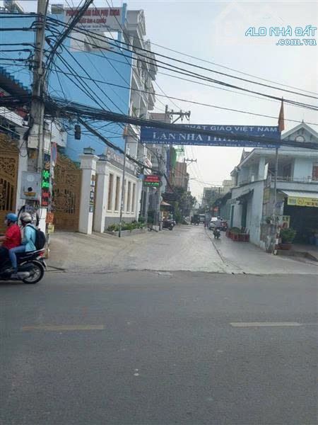 Gần mặt tiền Mã Lò - cáchTên Lửa 5