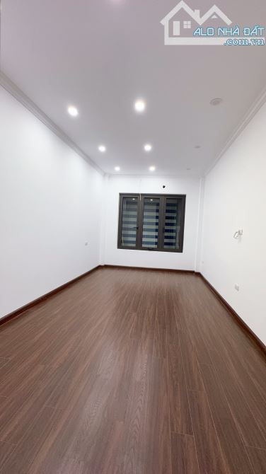 💥BÁ CHỦ: Đội Cấn 33m2, 6T TM, mới kính koong, KDVP, sát ô tô tránh, dân trí cao, gần phố - 2