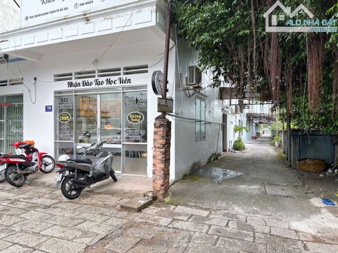Bán đất hẻm đường Cách Mạng tháng Tám, Bà Rịa - Giá bán: 2 tỷ 290triệu với DT: 165m2 - 2