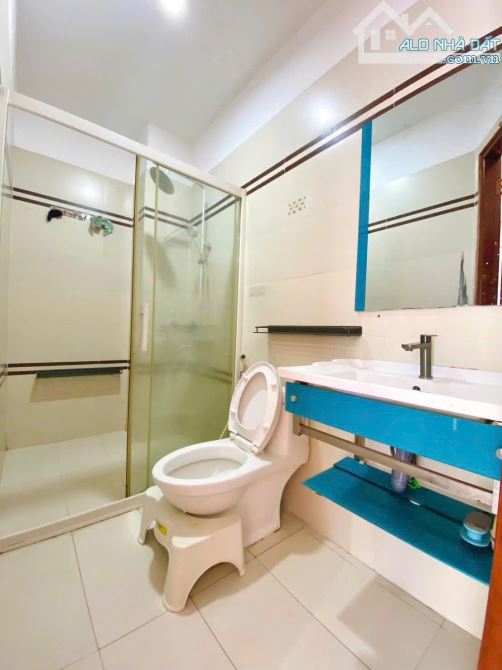 Nhà Nguyễn Oanh - Khu biệt thự Huy Hoàng, P.17,GV. DT:4m x 18m trệt lửng 3 lầu, giá: 9 tỷ - 2