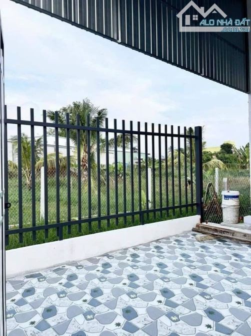 NHÀ MỚI XÂY CHƯA KỊP VÀO Ở MÀ CÓ CHUYỆN GẤP CẦN TIỀN NÊN BÁN GẤP CĂN NHÀ C4, GIÁ 730TR, DT - 2