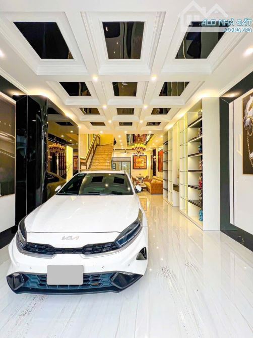 NHÀ PHỐ 1 TRỆT 2 LẦU - TRỤC CHÍNH ĐƯỜNG D1 KDC HỒNG LOAN -  ĐẬU ĐƯỢC Ô TÔ TRONG NHÀ - THÀN - 2