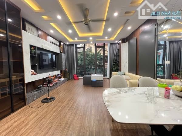 SIÊU PHẨM - LÔ GÓC 2 NGÕ BÁT KHỐI – 5 TẦNG - Ô TÔ TRÁNH KINH DOANH - 11,X T - 2