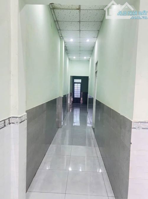 Cần tiền bán gấp căn nhà Đ.Trần Thị Cẩm, củ chi 120m2 , sổ riêng. Giá 805 Triệu - 2