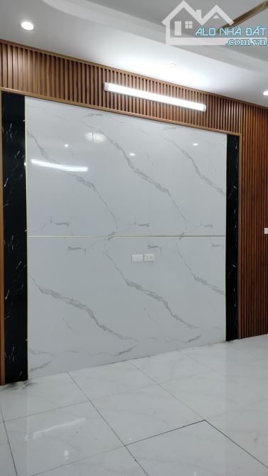 Bán nhà Giáp Hải - Đông Dư: ô tô đỗ cửa, 5 tầng, 4.9 tỷ - 2