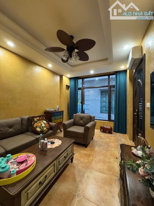 BÁN NHÀ HOÀNG QUÔC VIỆT - Ô TÔ QUA NHÀ - HAI THOÁNG - NGÕ THÔNG - 40M2, 5 TẦNG, HƠN 14 TỶ - 2