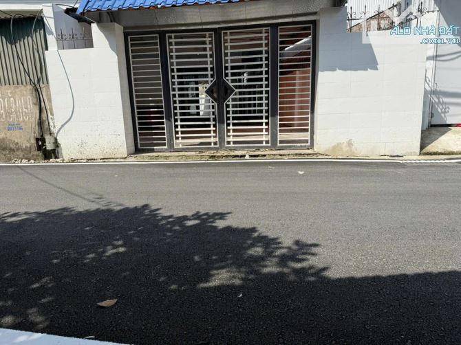 BÁN ĐẤT THỊ TRẤN VĂN GIANG HƯNG YÊN 200M2 GIÁ 52TR/M2 - 2
