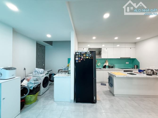 Căn hộ dịch vụ - GẦN Q1 - 90m2 -5 tầng -DT 70tr - CHỈ 11.xx - 2