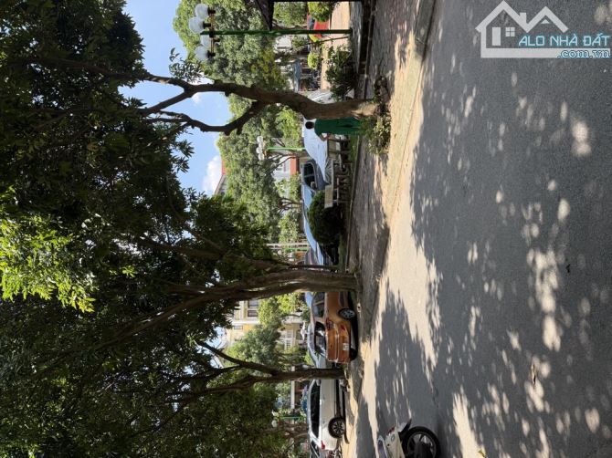 BIỆT THỰ NHÀ VƯỜN KĐT VIỆT HƯNG 105M2, 4 TẦNG, MT RỘNG, VỈA HÈ KINH DOANH, VIEW VƯỜN HOA - 2