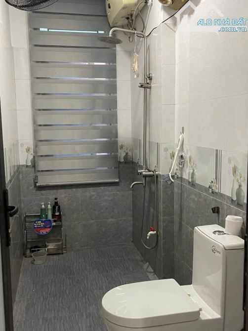 Cô hàng xóm nhà em đang cần bán nhà 5t,41m tại Vạn Phúc ,Hà Đông, tiện ích tốt chỉ 8t - 2