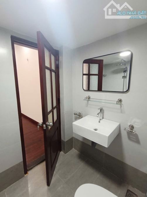 TOÀ NHÀ CHÂN DÀI PHỐ HUẾ, HOÀN KIẾM - ĐẲNG CẤP DOANH NHÂN -  293M 700 TỶ - 2