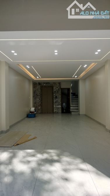 Bán nhà phân lô, vỉa hè Giang Biên: 53m2, Mt 4m, 7 tầng, thang máy, full nội thất - 2