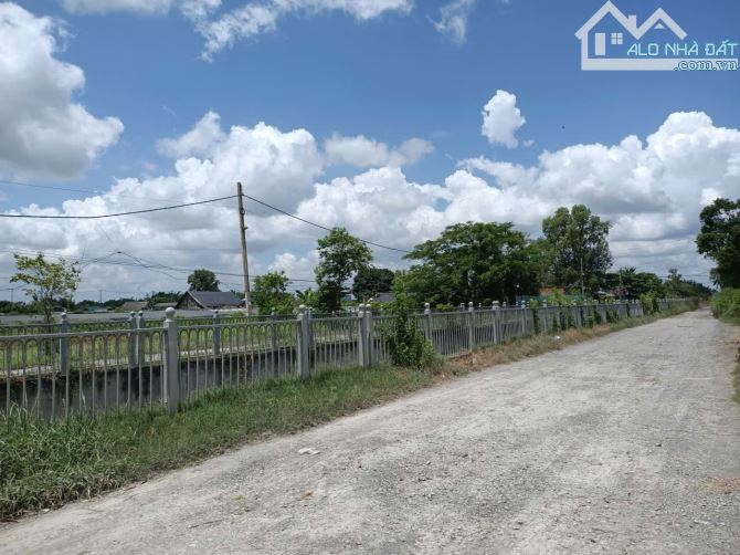 MẶT TIỀN KÊNH TRUNG ƯƠNG XUÂN THỚI THƯỢNG HÓC MÔN. DT: 5840M2 , GIÁ 46 Tỷ TL - 2