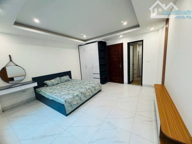 Nhà Cầu Diễn mặt ngõ ô tô thông - thang máy nở hậu - 2