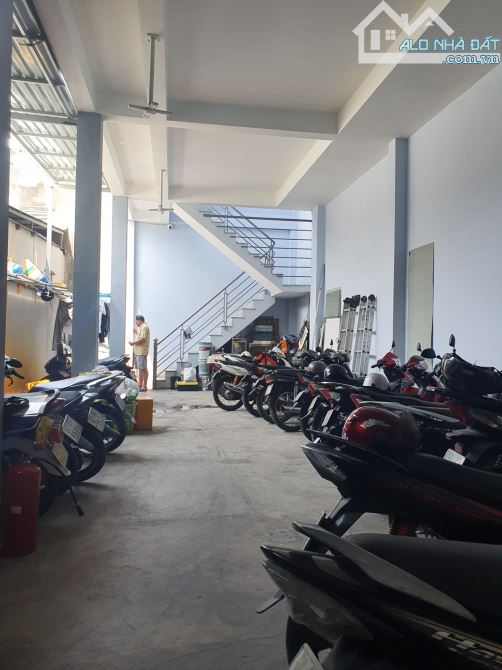 CĂN HỘ DỊCH VỤ 4 TẦNG, Đ.TL04, P.THẠNH LỘC/Q12, HẺM 5M, GIÁP QL1A, DT 194M2, CHỈ 11.9TỶ - 2