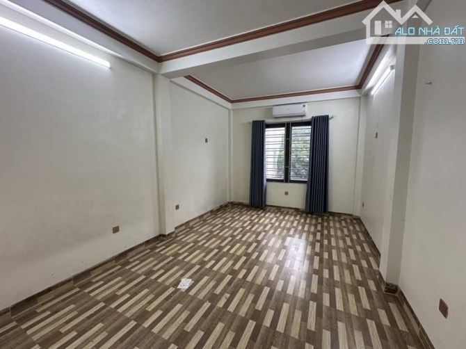 HIẾM HIẾM – BÁN NHÀ PHÚC LỢI – 35M² – 4 TẦNG – GIÁ 5.1 TỶ – DÂN XÂY KIÊN CỐ - 2