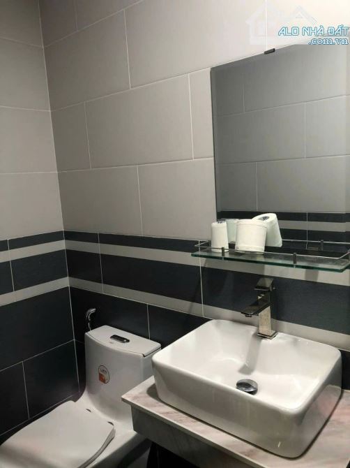BÁN NHÀ NGAY PHAN VĂN TRỊ, PHƯỜNG 11 BT, NGANG KHỦNG 6,2X16M, 4 TẦNG MỚI CỨNG, GIÁ CỰC TỐT - 2