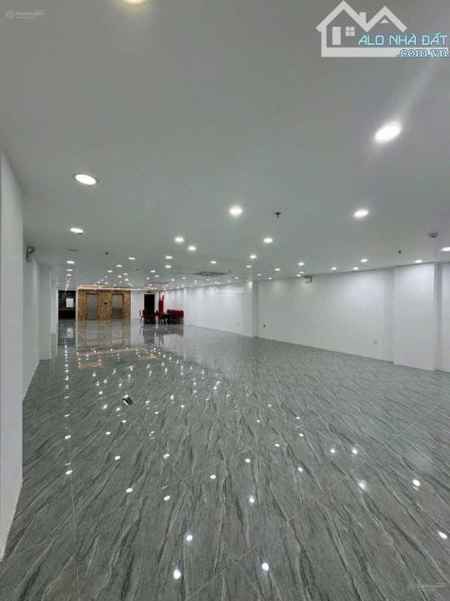 Cho thuê tầng 1 thông sàn, MT 4.5m –  Láng Hạ, 65m², giá 30tr/tháng - 2