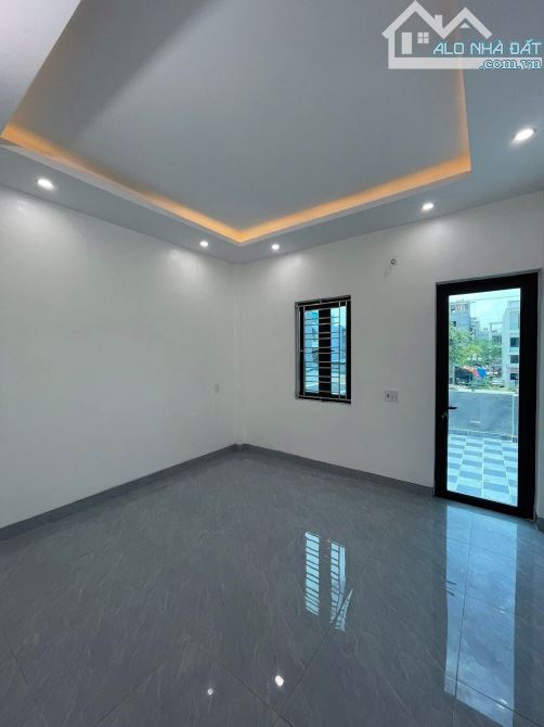 Nhà phố Hoàng Quốc Việt ngõ ô tô thông mặt tiền 8m - 2