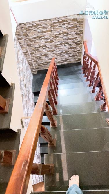 BÁN NHÀ 3 TẦNG 6 PHÒNG 160M2 GẦN BIỂN ĐƯỜNG LƯƠNG THẾ VINH GIÁ CHỈ 10.050 TỶ - 2