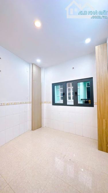 ĐOÀN VĂN BƠ - CÁCH HXH 10m - CÁCH MẶT 💵 50m - NHÀ 3 TẦNG KHU DC HIỆN HỮU - 2