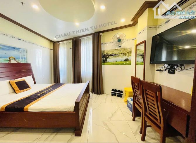 Bán khách sạn 236/1D Nguyễn Thái bình 8,2x19 hầm + 7 tầng cho thuê 250tr/tháng giá 32 tỉ - 2