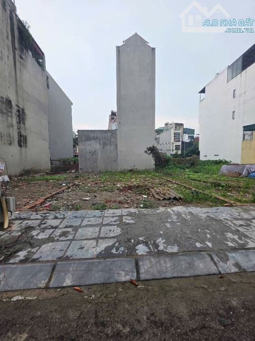 Bán  mảnh đất đẹp ô tô tránh vỉa hè rộng phán lô ,thông muôn nơi rất đẹp phố thanh am - 2