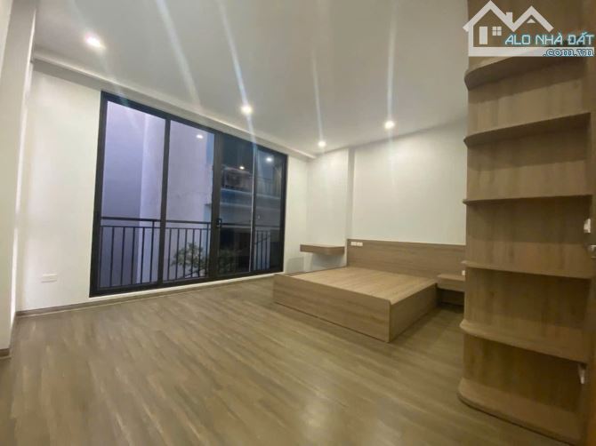 Nhà 6 Tầng Trung Tâm Thạch Bàn Thang Máy - Ô Tô Đỗ Cửa - 2