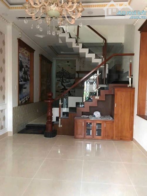 NHÀ ĐƯỜNG SỐ SẦM UẤT- KẾ PHẠM VĂN ĐỒNG- TRUNG TÂM THỦ ĐỨC- TRƯỜNG THỌ- 56.2M- 3 TẦNG- 7.8T - 2