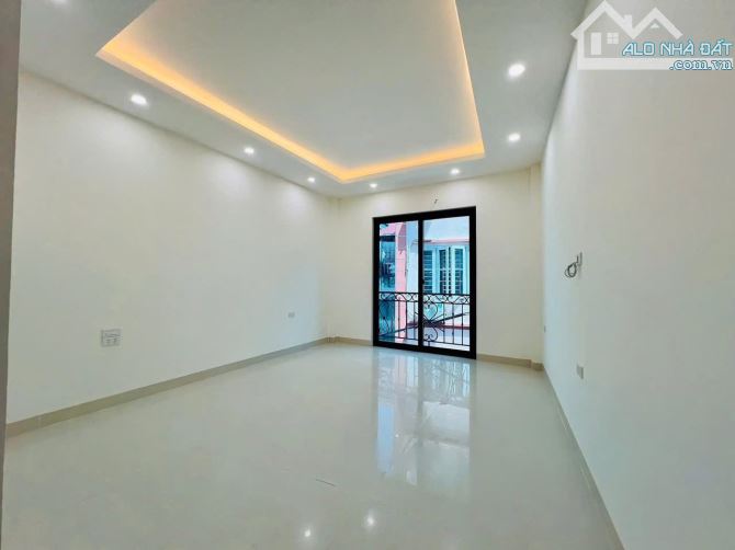 BÁN NHÀ PHỐ PHÚ DIỄN, BẮC TỪ LIÊM - 35M², 6 TẦNG, 3.5M MẶT TIỀN - 8 TỶ - Ô TÔ 4 CHỖ ĐỖ CỬA - 2