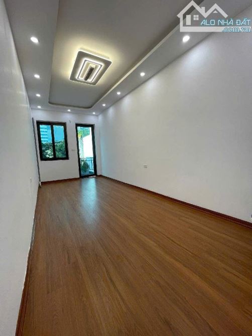 BÁN NHÀ 25M2 THỊNH QUANG ĐỐNG ĐA 5 TẦNG NGÕ THÔNG 10M RA Ô TÔ DỪNG ĐỖ - 2